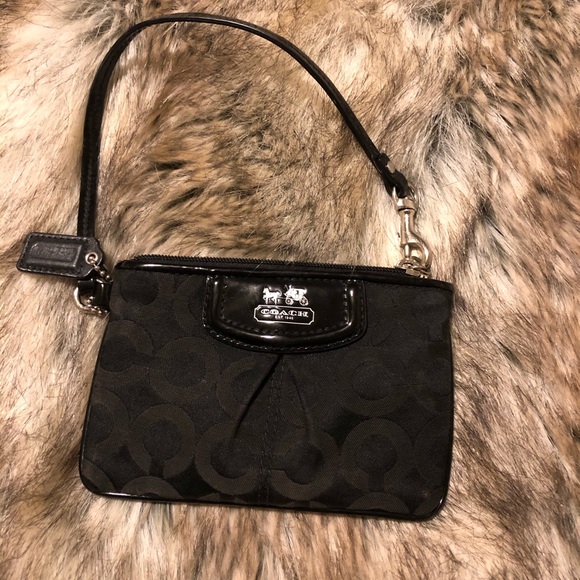 Coach Handbags - Coach wristlet